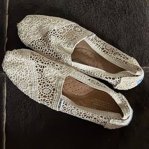Brand New Cream Toms - Size 9.5